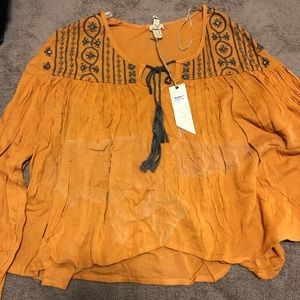 NWT Orange Buckle shirt size small